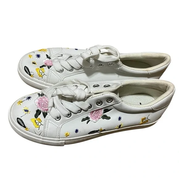 White embroidered floral sneakers with lace up design - Picture 1 of 4